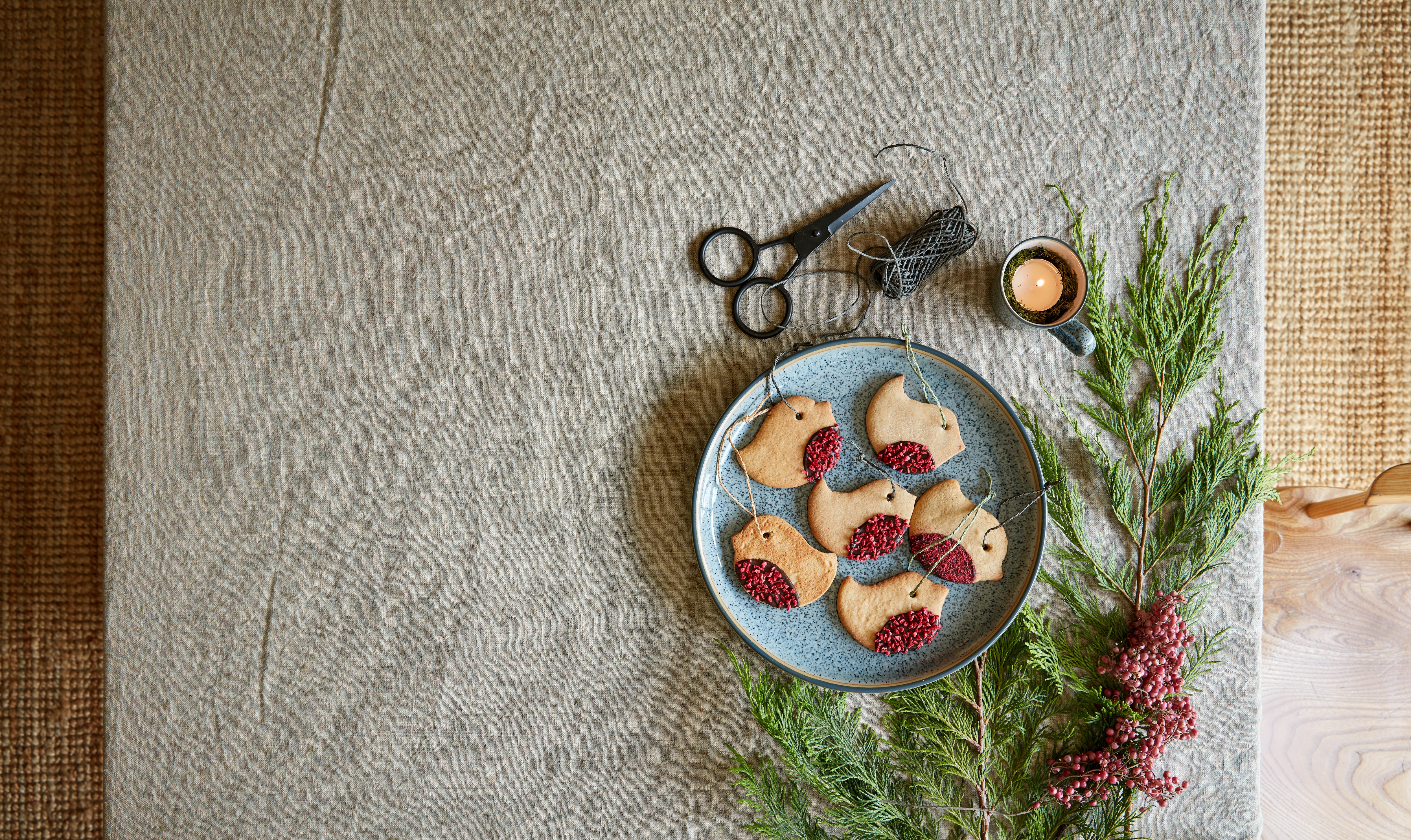 Denby Conscious Christmas robin biscuits